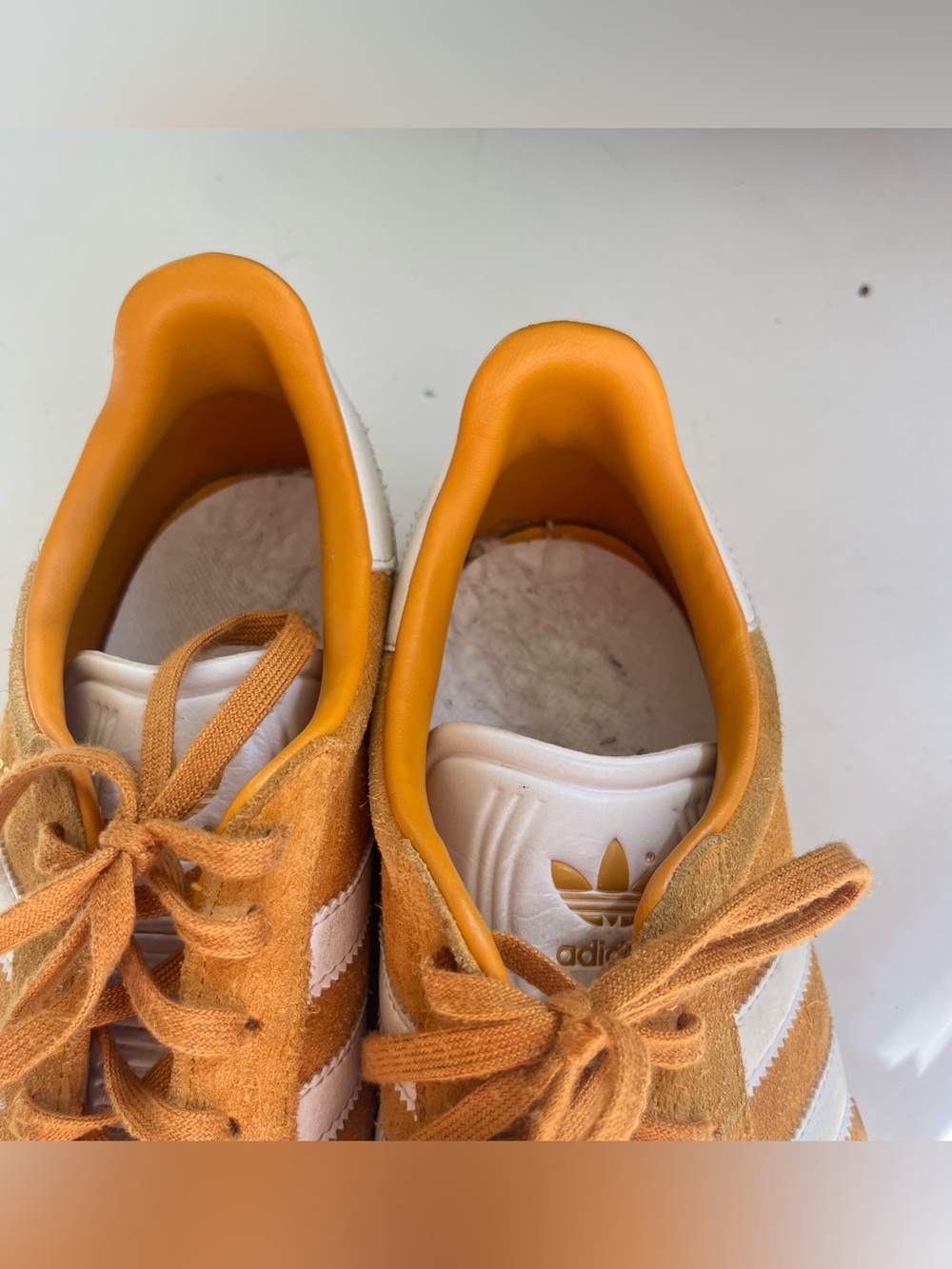 Adidas gazelle men’s sneakers collegiate gold size 10.5 CQ2801 2017 Need Clean - Picture 3 of 13